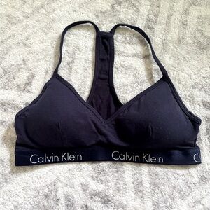 Calvin Klein Sports Bra - M